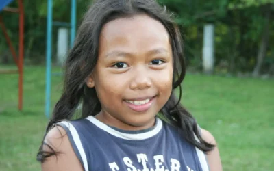 Rowena has graduated and we are celebrating: our girls’ dreams come true!